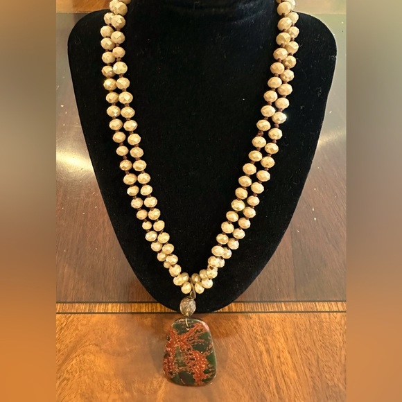 Vintage 20” Beige Glass Beaded Double Strand Necklace wBeautiful Jasper Pendant. - Picture 1 of 4